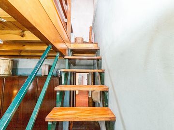 CASA DE 5 AMB. LOTE 8.66 X 42 MTS