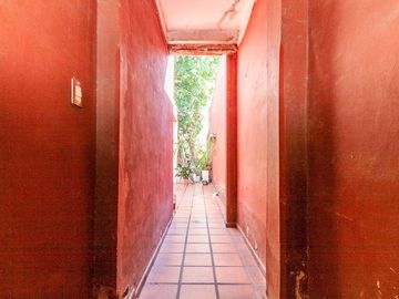 CASA DE 5 AMB. LOTE 8.66 X 42 MTS