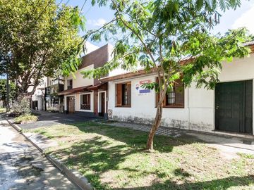 CASA DE 5 AMB. LOTE 8.66 X 42 MTS