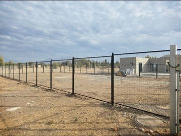 Sitio en Venta en Condominio Los Almendros / Ramon Subercaseaux 1200