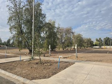 Sitio en Venta en Condominio Los Almendros / Ramon Subercaseaux 1200