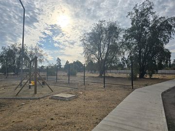 Sitio en Venta en Condominio Los Almendros / Ramon Subercaseaux 1200