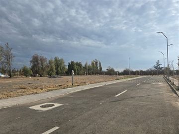 Sitio en Venta en Condominio Los Almendros / Ramon Subercaseaux 1200