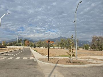 Sitio en Venta en Condominio Los Almendros / Ramon Subercaseaux 1200
