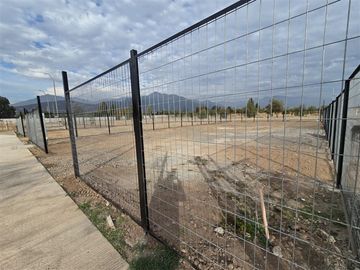 Sitio en Venta en Condominio Los Almendros / Ramon Subercaseaux 1200