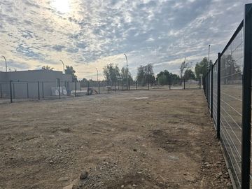 Sitio en Venta en Condominio Los Almendros / Ramon Subercaseaux 1200