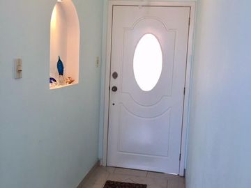 VENDO DEPARTAMENTO DE 2 DORMITORIOS AMOBLADO EN TONSUPA