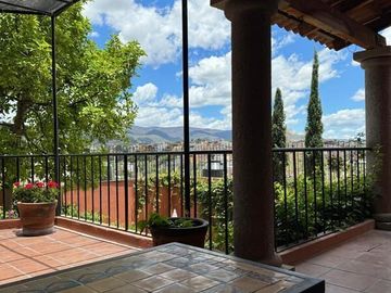 En Venta Casa con Casita Independiente y Rooftop en San Miguel de Allende