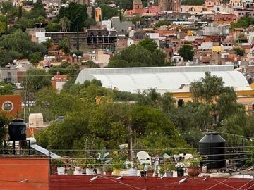 En Venta Casa con Casita Independiente y Rooftop en San Miguel de Allende