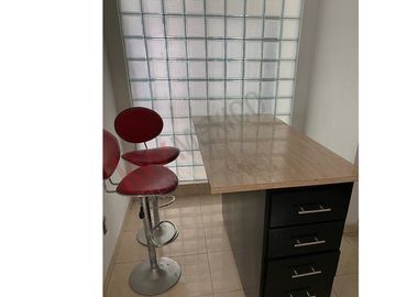 Casa en venta en Fraccionamiento La Gloria con gran ubicación cercana a diversas centros comerciales.