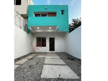 Casa Nueva en venta en fraccionamiento Sabines cercana a una de las principales vías de comunicación de la ciudad.