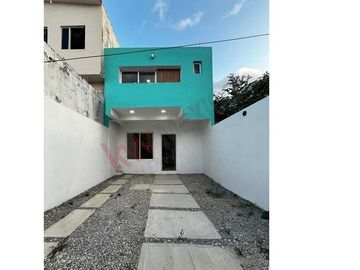 Casa Nueva en venta en fraccionamiento Sabines cercana a una de las principales vías de comunicación de la ciudad.
