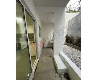 Casa Nueva en venta en fraccionamiento Sabines cercana a una de las principales vías de comunicación de la ciudad.