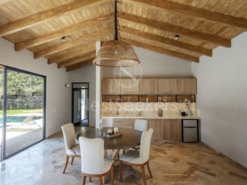 Exclusiva residencia en venta en el corazón de Avándaro, Valle de Bravo