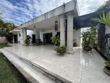 Casa en venta de una Planta Mérida Yucatán, La Ceiba II