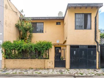 CASA EN VENTA FLORIDA 4 AMBIENTES PILETA Y TERRAZA