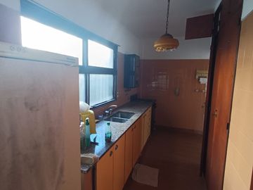 Venta depto 3 amb + cochera. balcon+patio. Flores