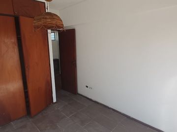 Venta depto 3 amb + cochera. balcon+patio. Flores