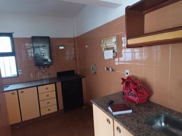 Venta depto 3 amb + cochera. balcon+patio. Flores