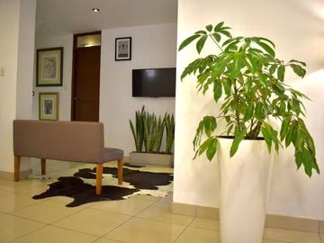 CALLE JUAN DE LA FUENTE 320 - MIRAFLORES - ENTRE AV. BENAVIDES CDRA 10 Y PARQUE EL REDUCTOto en Mira
