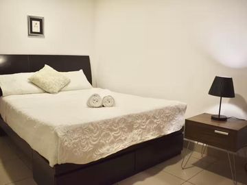 CALLE JUAN DE LA FUENTE 320 - MIRAFLORES - ENTRE AV. BENAVIDES CDRA 10 Y PARQUE EL REDUCTOto en Mira