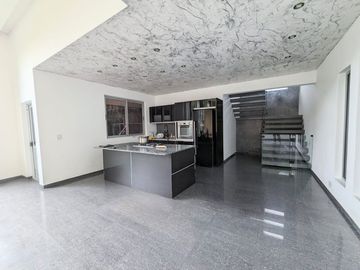 Casa de diseño en Venta Lago San Benito Villanueva
