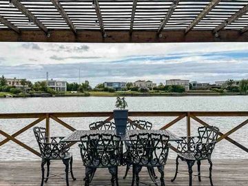 Casa de diseño en Venta Lago San Benito Villanueva