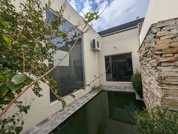 Casa de diseño en Venta Lago San Benito Villanueva