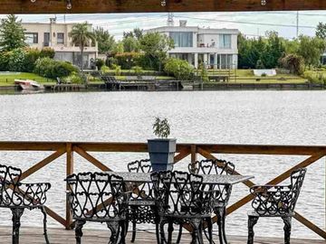 Casa de diseño en Venta Lago San Benito Villanueva
