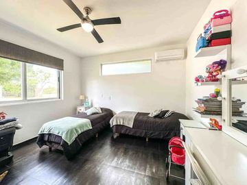 Casa de diseño en Venta Lago San Benito Villanueva