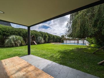 Casa de diseño en Venta Lago San Benito Villanueva