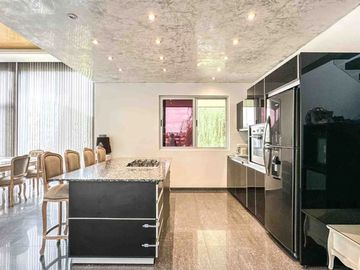 Casa de diseño en Venta Lago San Benito Villanueva