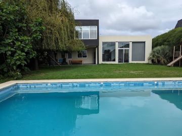 Casa de diseño en Venta Lago San Benito Villanueva