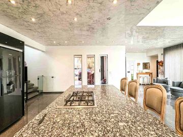 Casa de diseño en Venta Lago San Benito Villanueva
