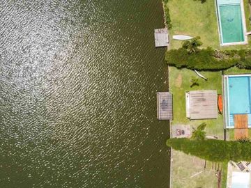 Casa de diseño en Venta Lago San Benito Villanueva