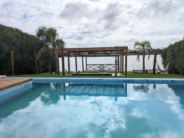 Casa de diseño en Venta Lago San Benito Villanueva