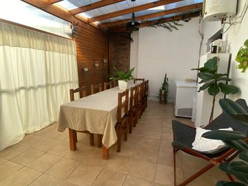 Casa en buenas condiciones, Berazategui,  centro