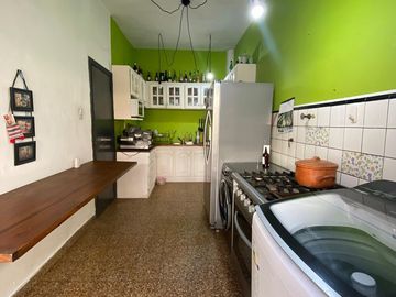 Casa en buenas condiciones, Berazategui,  centro