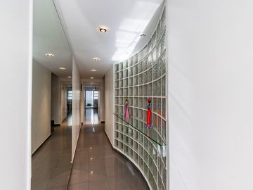 VENTA CASA TRIPLEX 6 AMB. EN V.URQUIZA CON COCHERA