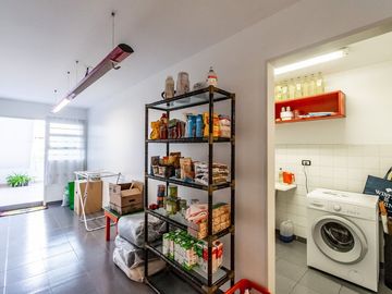 VENTA CASA TRIPLEX 6 AMB. EN V.URQUIZA CON COCHERA