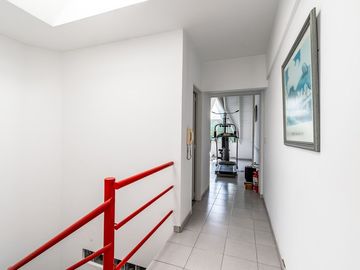 VENTA CASA TRIPLEX 6 AMB. EN V.URQUIZA CON COCHERA