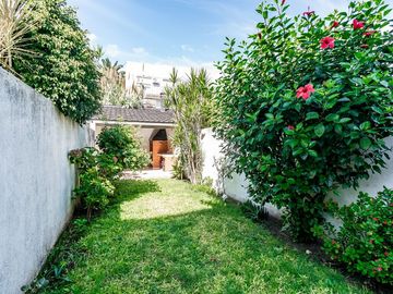 VENTA CASA TRIPLEX 6 AMB. EN V.URQUIZA CON COCHERA