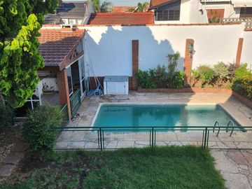 CASA VENTA 5 AMBIENTES RAMOS MEJIA SUR PILETA