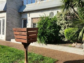 CASA VENTA 5 AMBIENTES RAMOS MEJIA SUR PILETA