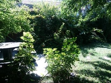 OPORTUNIDAD!! HERMOSO CHALET DE 650m2 LOTE DE 10X65 EN ITUZAINGÃ NORTE PARQUIZADO CON 3 COCHERAS Y QUINCHO