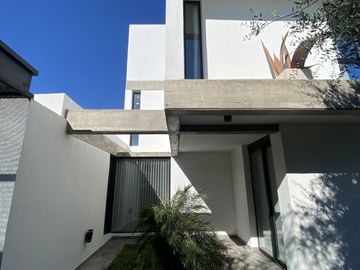 CASA EN VENTA BARRIO PRIVADO LAS CAÃITAS