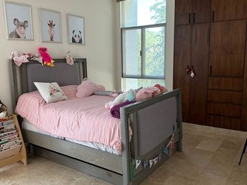 Renta Hermosa Residencia en Privada Yucatan Country Club