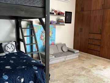 Renta Hermosa Residencia en Privada Yucatan Country Club