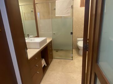 VENTA CASA EN LOMAS DE CHAPULTEPEC REMODELADA, VISTA ESPECTACULAR