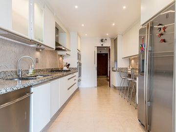 VENTA CASA EN LOMAS DE CHAPULTEPEC REMODELADA, VISTA ESPECTACULAR